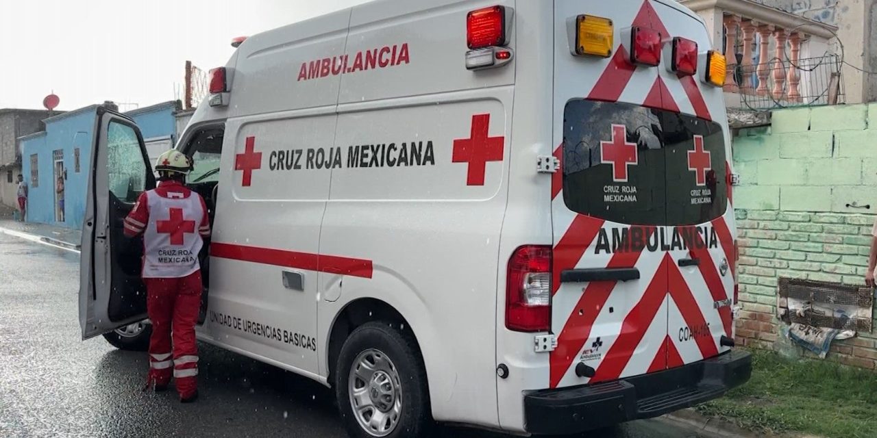 Motociclista se accidenta por ignorar señal de alto en Saltillo