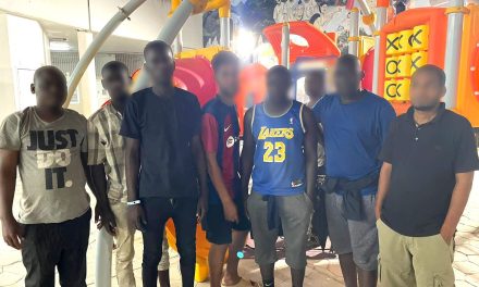 Aseguran a 137 migrantes africanos que fueron abandonados en Veracruz