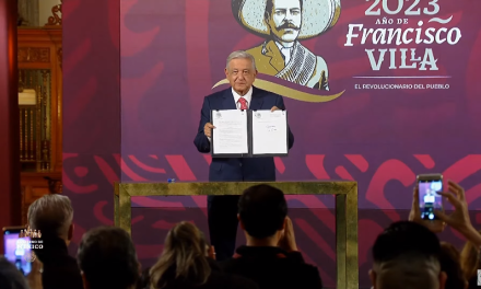 AMLO firma decreto para reconocer y proteger a las comunidades indígenas
