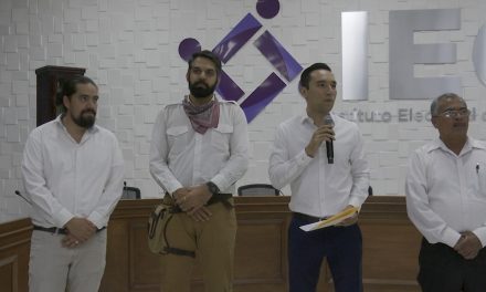 Recibe Antonio Atollini constancia como diputado local