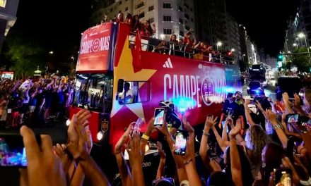 España celebra con euforia el campeonato en el Mundial Femenil 2023