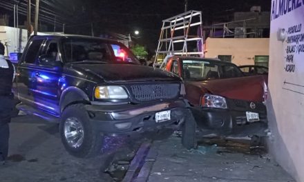 Chocan y se proyectan contra negocio en Saltillo por no respetar una señal de alto
