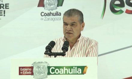 Con controversia Coahuila pretende frenar distribución de libro de texto