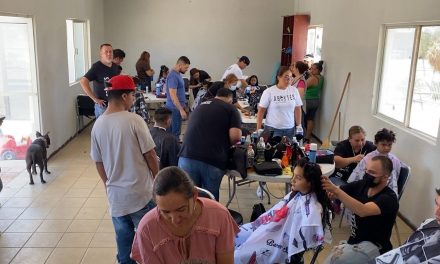 Colonia La Valencia recibió cortes de cabello gratis gracias a Fundación RCG y Juancho Aboytes