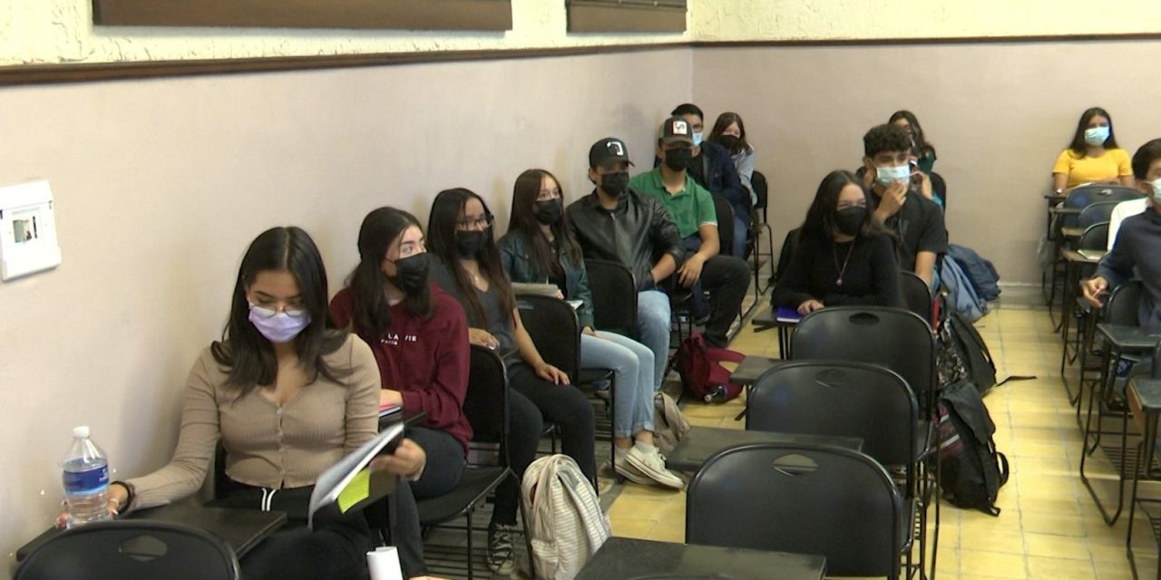 Recomiendan a alumnos de Coahuila el uso de cubrebocas durante este regreso a clases