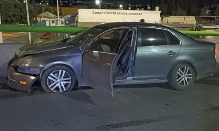 Saltillo: Muro de contención frena su carrera, ebria al volante terminó detenida
