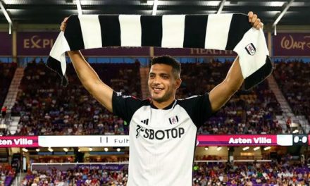Raúl Jiménez se estrena como goleador del Fulham