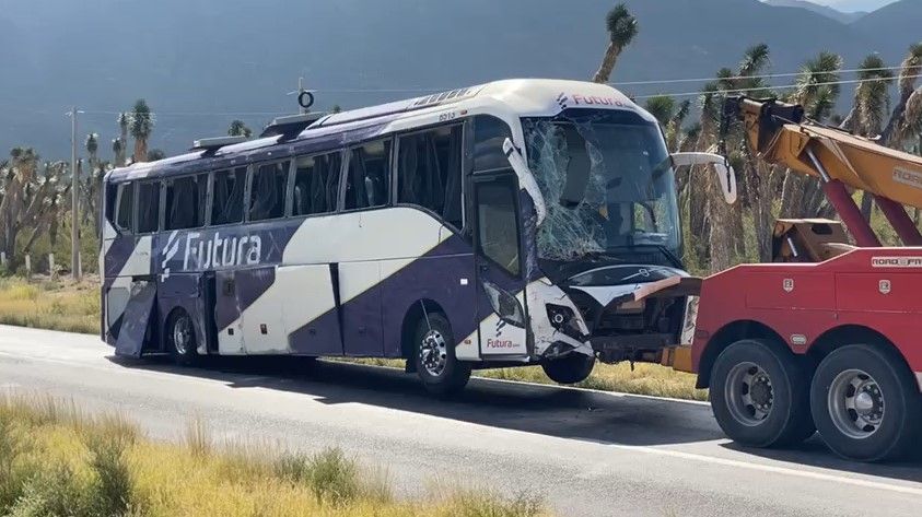 Chofer dormita y vuelca en la carretera a Zacatecas