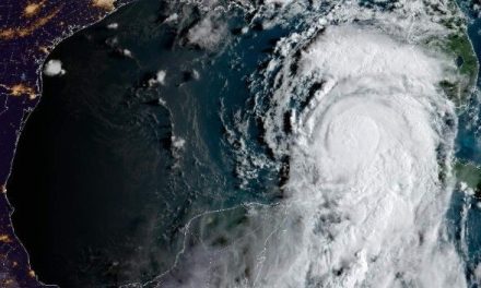 ‘Idalia’ se convierte en huracán categoría 1 y va rumbo a la Florida