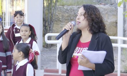 Con libros o sin libros docentes trabajan en Coahuila