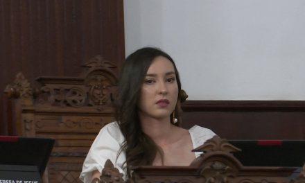 Se molestó la diputada local Lizbeth Ogazón al cuestionarle sobre el contenido de los libros de texto