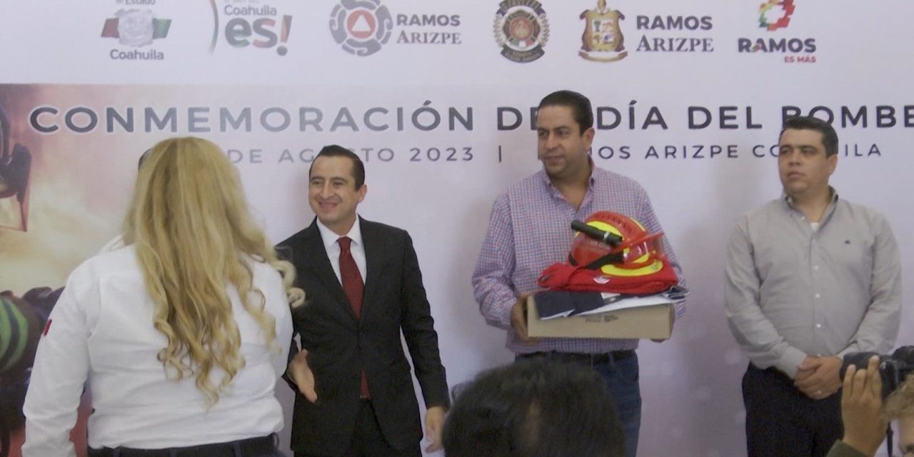 Reconoce Ramos Arizpe a sus bomberos