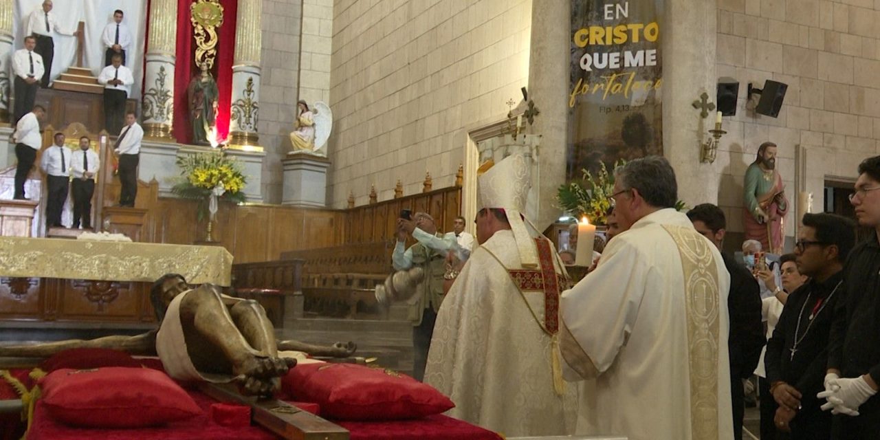 Retornó el Santo Cristo a su capilla