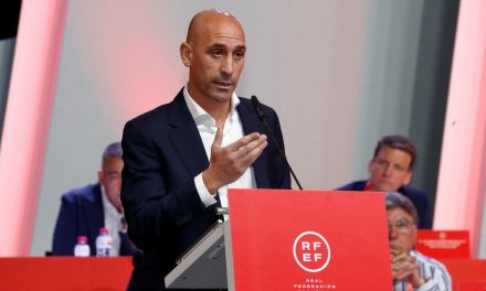 Investiga la Fiscalía Española a Luis Rubiales por presunta agresión sexual