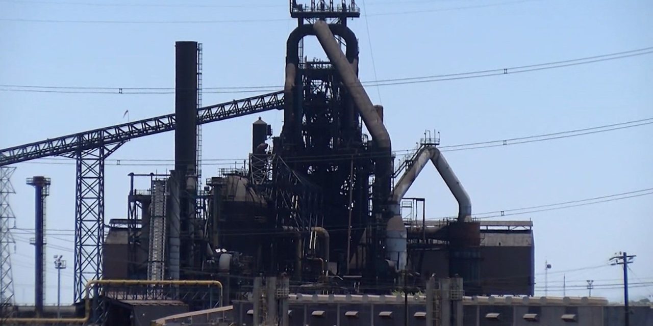 Saquean ladrones AHMSA  aprovechando la obscuridad en la empresa