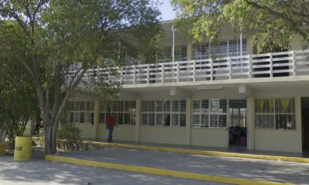 Inician ciclo escolar 2023-2024 sin luz ni agua en el Centro de Educación Integral Vicente Suárez