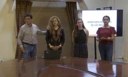 Imparten taller sobre derechos Humanos de las mujeres en Saltillo
