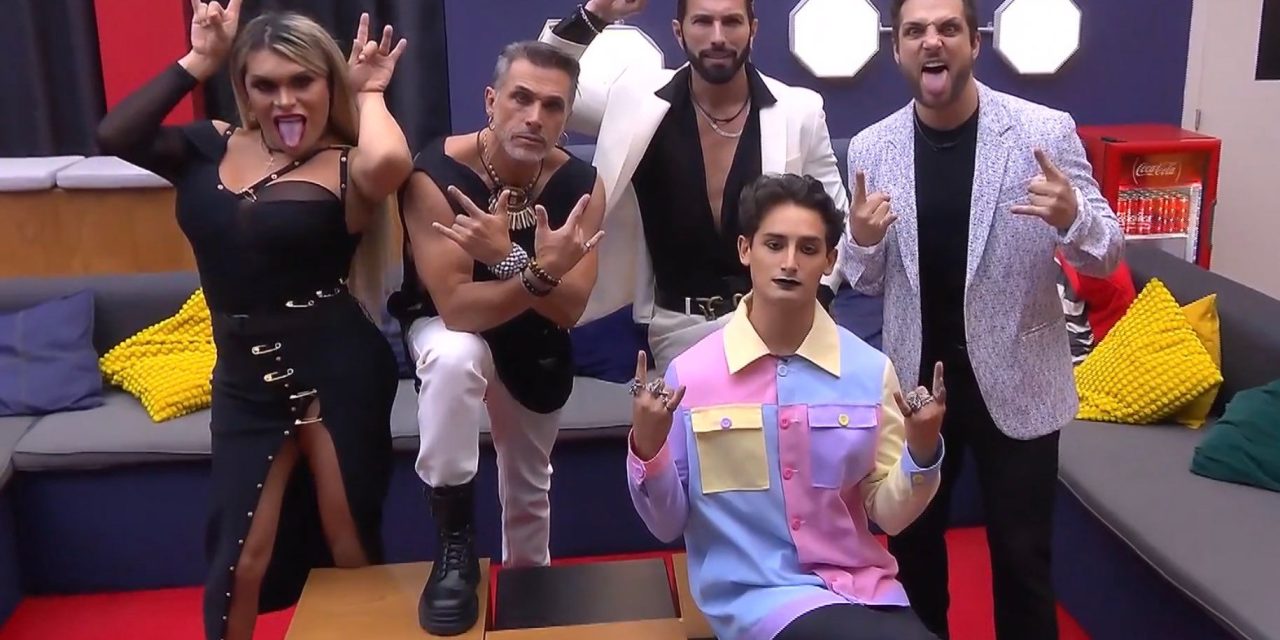 ‘Team Infierno’ se quita la ropa y se arrastran al jardín  para cumplir reto