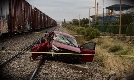 Saltillo: Hombre se atraviesa al tren y provoca la muerte de su pareja