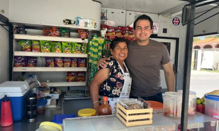 Impulsa regidor el comercio local de Sabinas