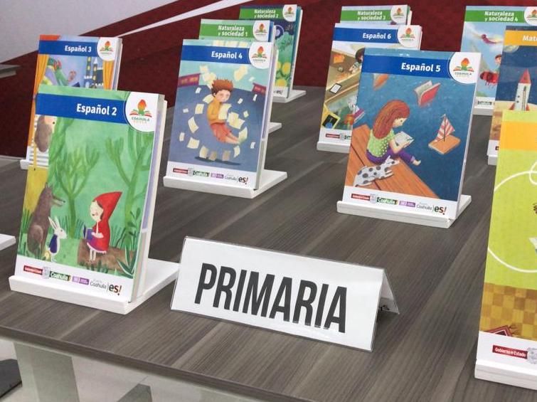 Inicia en Torreón entrega de libros