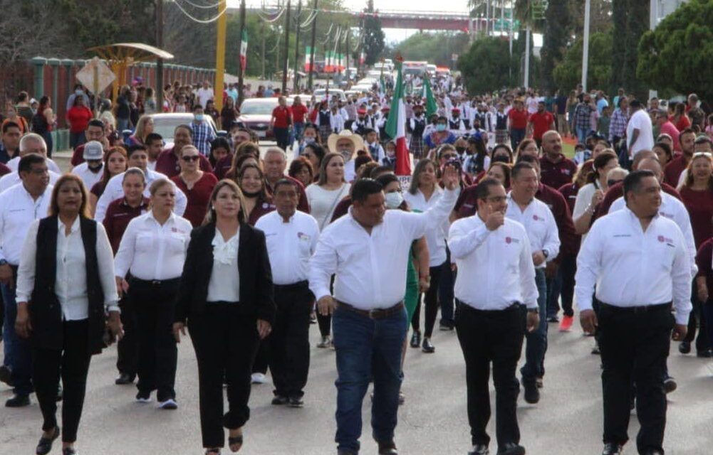 En San Juan de Sabinas desfilan por fiestas patrias