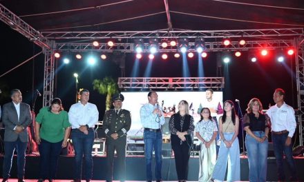 Celebra Acuña 72 aniversario como ciudad