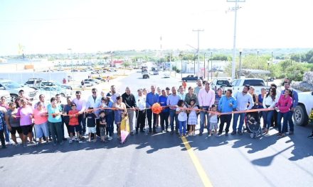 Gobierno de Acuña entrega obra de pavimentación