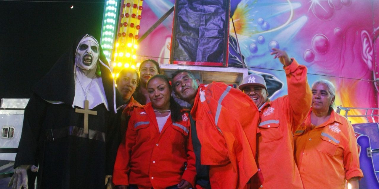 Acuden trabajadores de La Ola a la Feria de Torreón