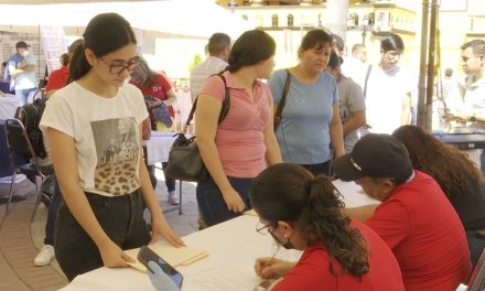 Hay trabajo para todos; empresas ofrecen más de 2 mil 700 vacantes en Ramos Arizpe