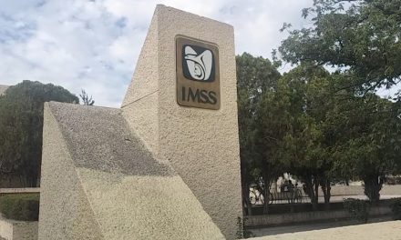 Denuncian al Administrador del IMSS en Parras por aparente desvío de recursos