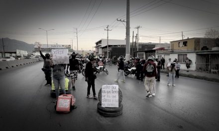 Motociclistas bloquean parcialmente el periférico
