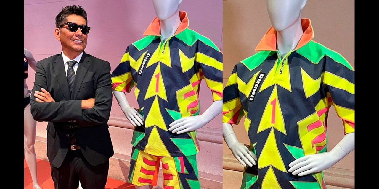Jorge Campos recibe homenaje en París por su impacto en la moda deportiva