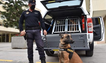 Llevan demostración de unidad canina a empresas de Ramos Arizpe