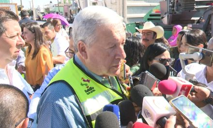 Celebra Chema Fraustro fin de plantón en Tec Saltillo