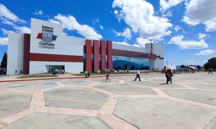 Evacuan a 800 empleados del Centro de Gobierno