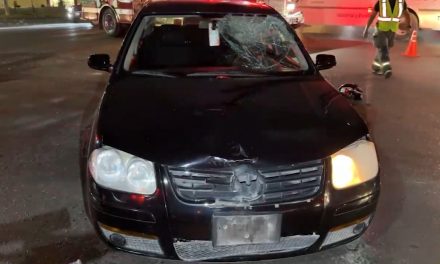 Choca de frente contra moto en Saltillo