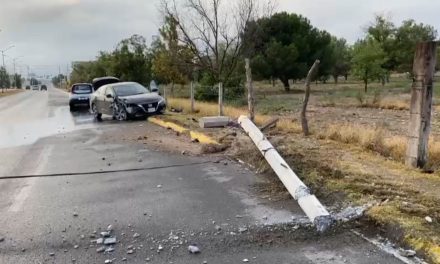 Derriba un poste al norte de Saltillo