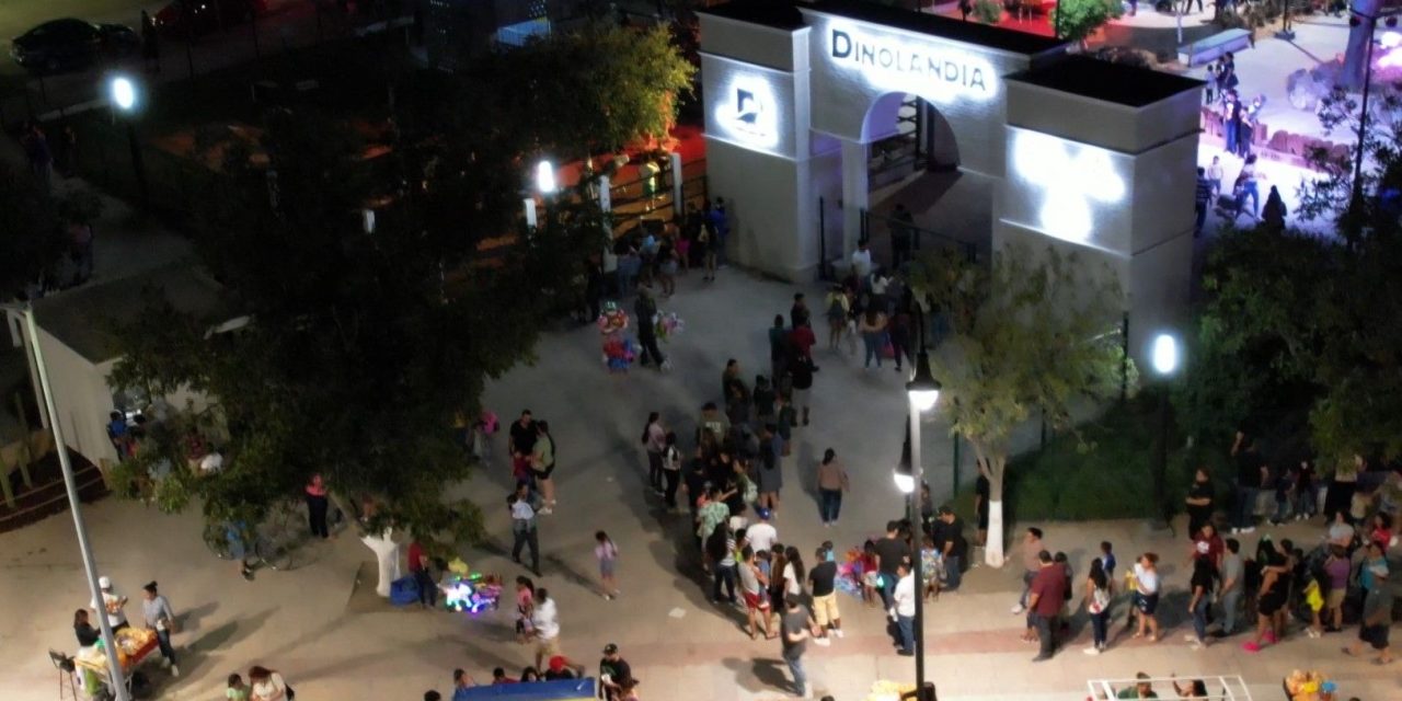 Éxito total apertura del parque temático Dinolandia