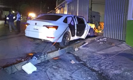 Dormita y provoca un fuerte choque en Saltillo