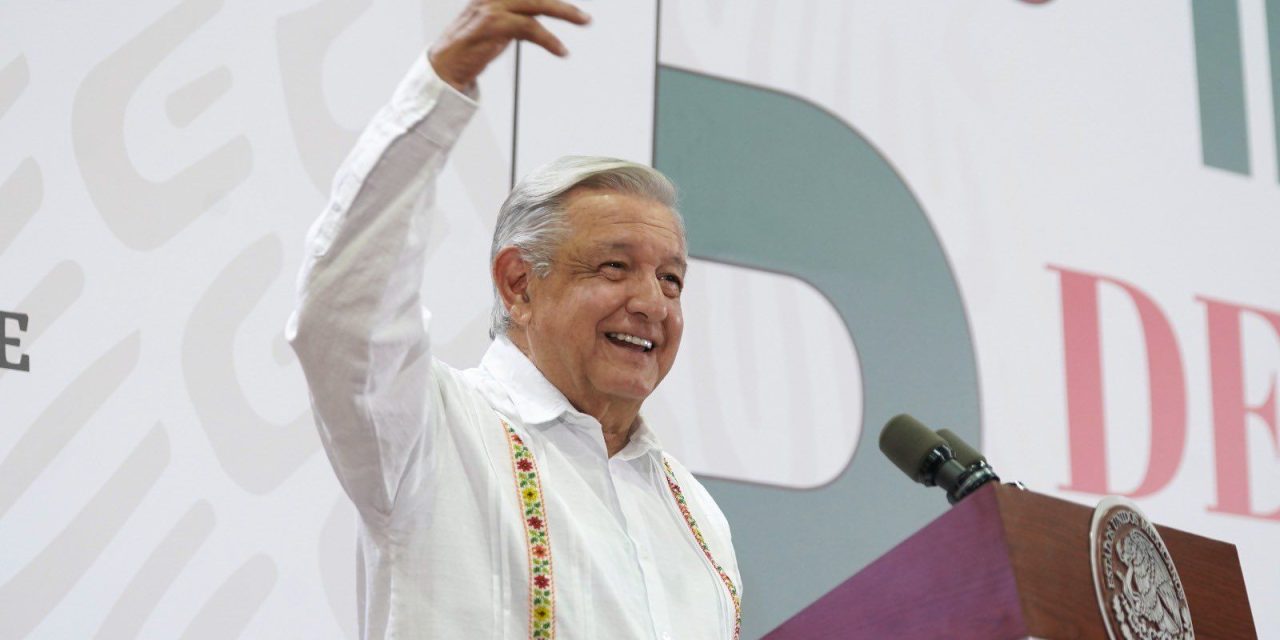Anuncia AMLO que hoy empieza a producir la refinería de Dos Bocas