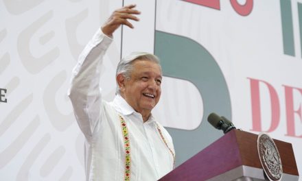 Anuncia AMLO que hoy empieza a producir la refinería de Dos Bocas