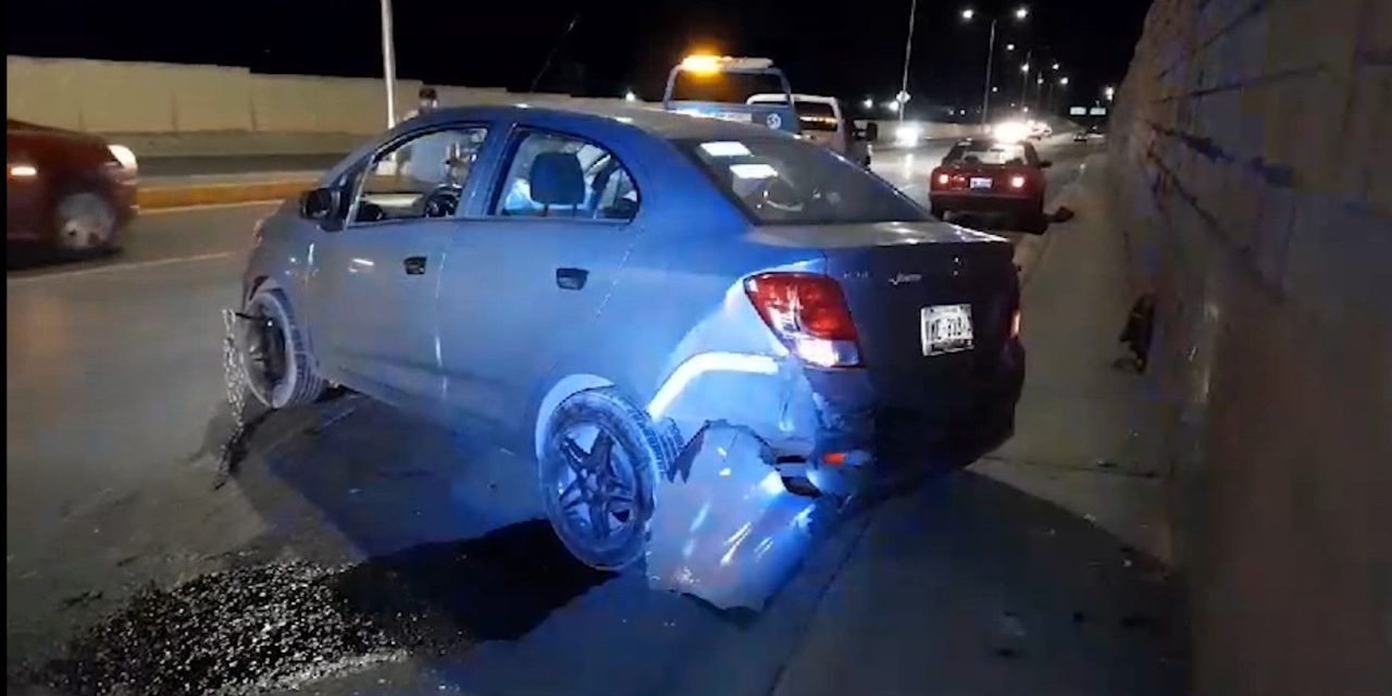 Saltillo: Ebrio se duerme y barda lo despierta tras chocar
