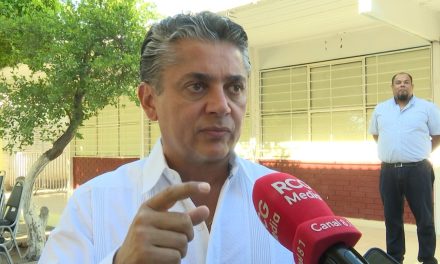 Llama Miguel Mery Ayup a gestionar tarjeta de débito para depósito de pensión