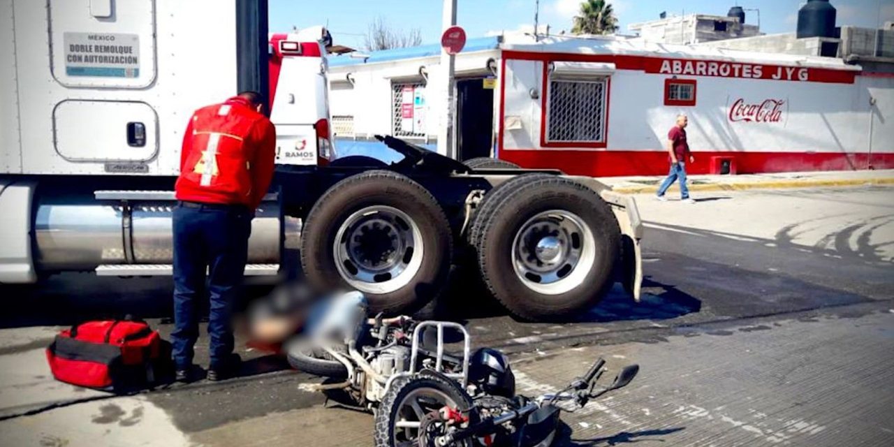 Le pasa tractocamión por encima y muere en Saltillo