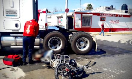 Le pasa tractocamión por encima y muere en Saltillo