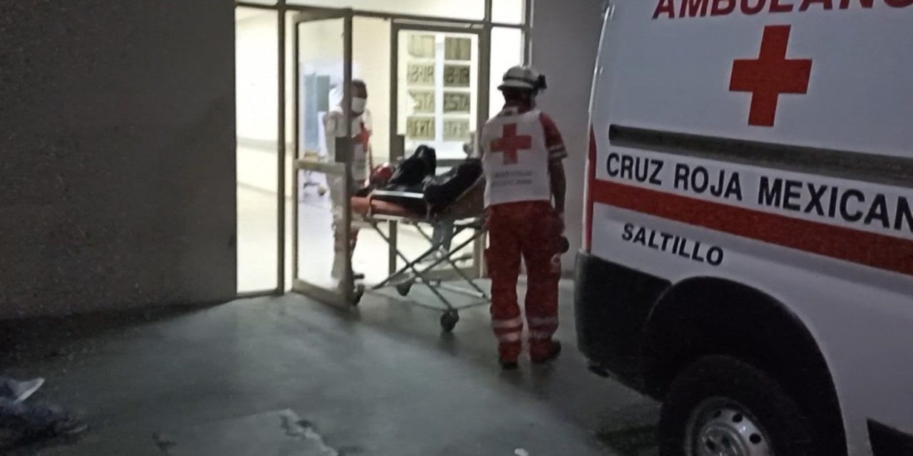Hombre termina lesionado luego de derrapar su moto en Saltillo