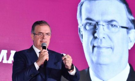 Ebrard expresa preocupación por el proceso de encuesta en Morena