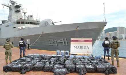 Aseguran en Acapulco casi una tonelada de presunta cocaína