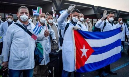 Darán trato VIP a médicos cubanos en México… tendrán frigobar y wifi
